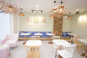 The Homee Cozy Modern Studio Apartment