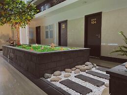 The Homee Cozy Modern Studio Apartment