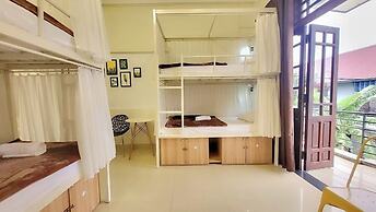 Amy 2 Hostel