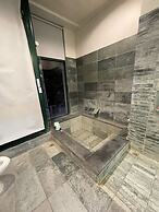 Quan Jia Hot Spring B&B