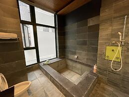 Quan Jia Hot Spring B&B