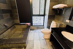 Quan Jia Hot Spring B&B