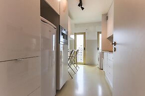 Modern & Bright by Homing