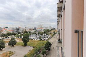 Modern & Bright by Homing