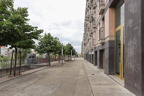 Modern & Bright by Homing