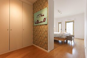 Modern & Bright by Homing