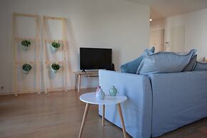 Modern & Bright by Homing