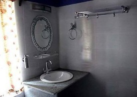 Hotel D'Zojila - Kargil