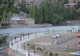 Hotel D'Zojila - Kargil