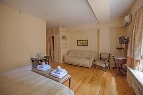 Caravan Hotel