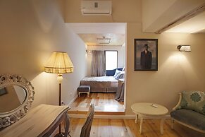 Caravan Hotel