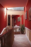 Caravan Hotel
