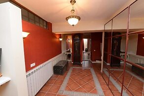 Caravan Hotel