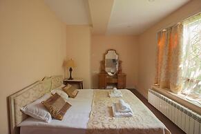 Caravan Hotel