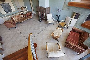 Caravan Hotel