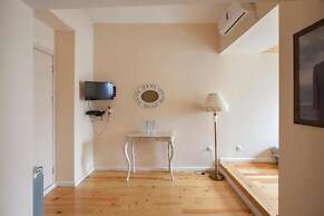 Caravan Hotel