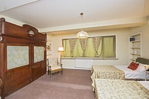 Caravan Hotel