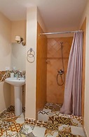 Caravan Hotel