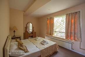 Caravan Hotel