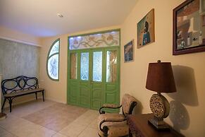 Caravan Hotel