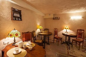Caravan Hotel
