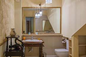 Caravan Hotel
