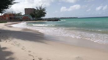 Maxwell Beach Apartment