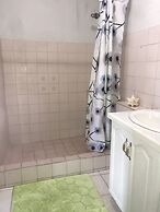 Maxwell Beach Apartment