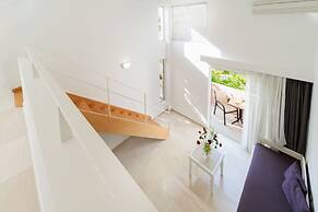 Lotus Hotel Apartments