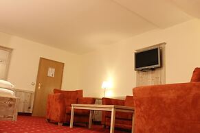 Central Hotel