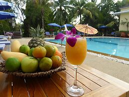 VIP Chain Resort Pool Villa