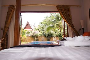 VIP Chain Resort Pool Villa