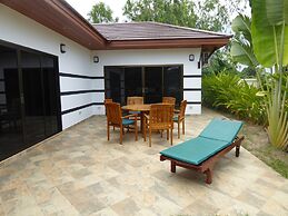 VIP Chain Resort Pool Villa