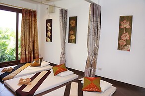 VIP Chain Resort Pool Villa