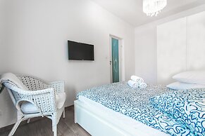 City Lights Apartments - Bosacka