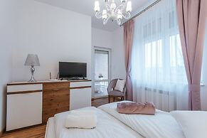 City Lights Apartments - Bosacka