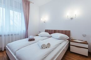 City Lights Apartments - Bosacka