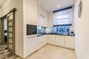 City Lights Apartments - Bosacka