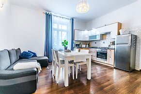 City Lights Apartments - Bosacka