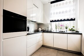 City Lights Apartments - Bosacka