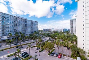 The Tides by Miami Te Espera