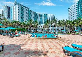 The Tides by Miami Te Espera