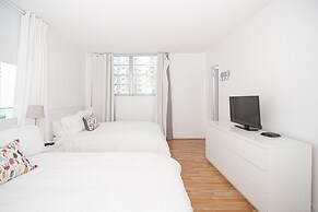 The Tides by Miami Te Espera