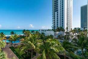 The Tides by Miami Te Espera