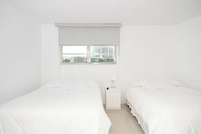 The Tides by Miami Te Espera