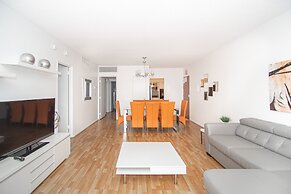 The Tides by Miami Te Espera