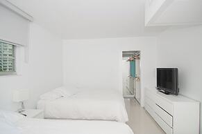 The Tides by Miami Te Espera