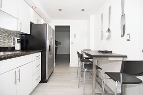 The Tides by Miami Te Espera