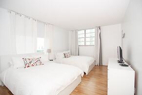 The Tides by Miami Te Espera