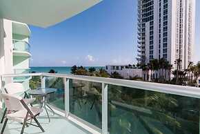 The Tides by Miami Te Espera